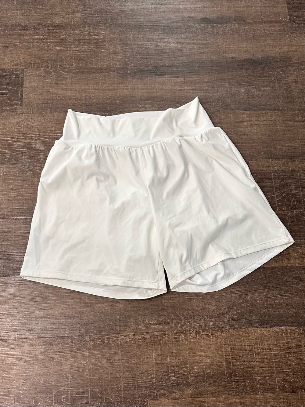 HALARA White High-Waist Athletic Shorts